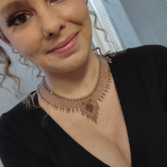 Meet your Posher, Wendee - Picture 2 of 2